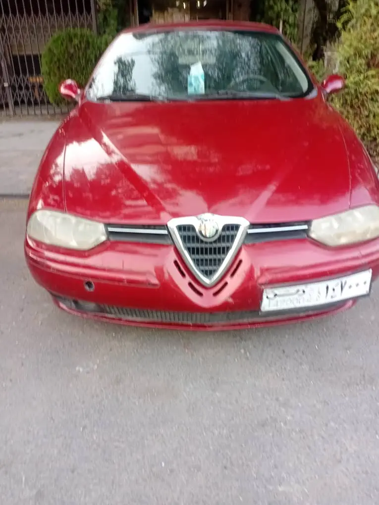 ألفا روميو 156 موديل 2001 - تصميم إيطالي وأداء رياضي - صورة 4