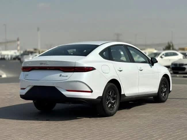 بي واي دي سيل 2025 - سيارة كهربائية عصرية بحالة الوكالة - صورة 3