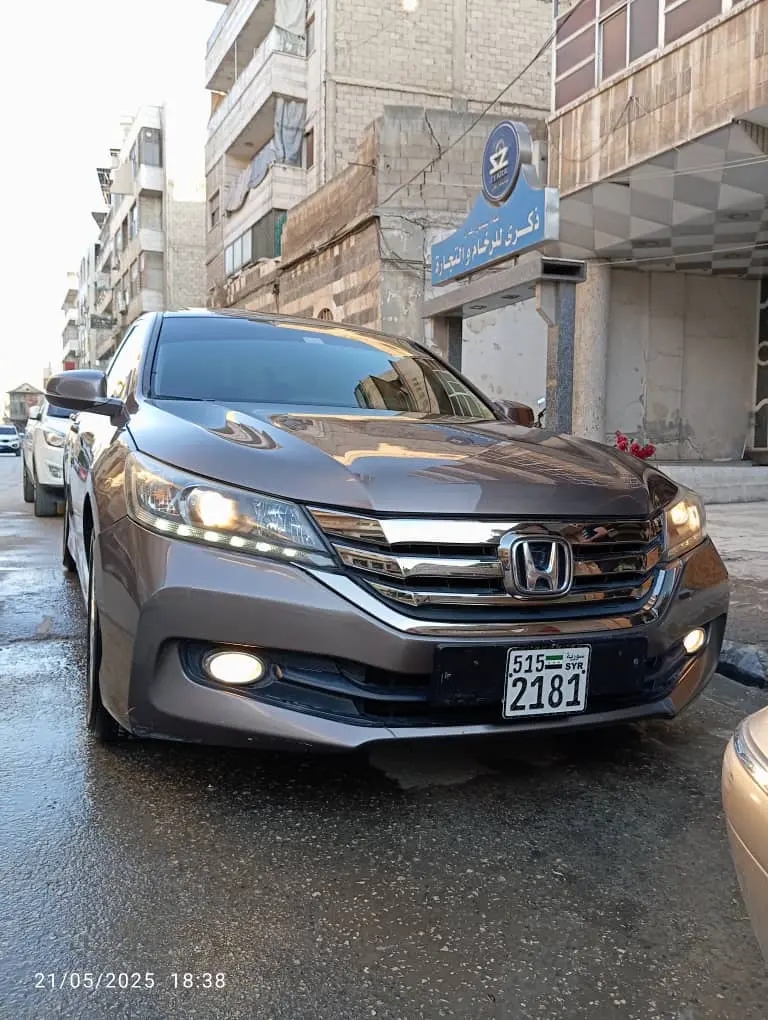 هوندا أكورد 2015 بحالة ممتازة - صورة 1
