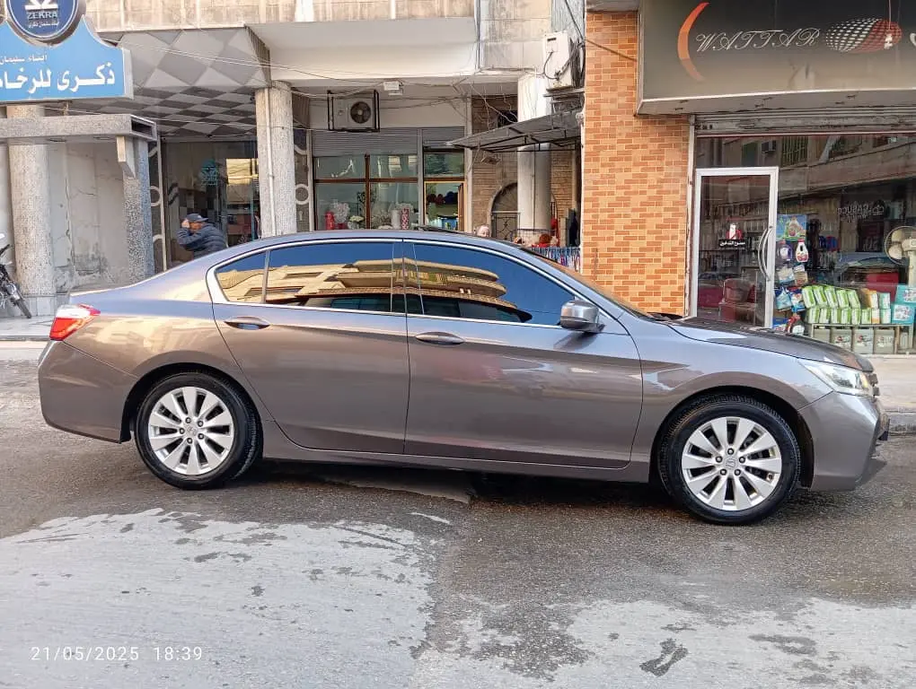 هوندا أكورد 2015 بحالة ممتازة - صورة 4