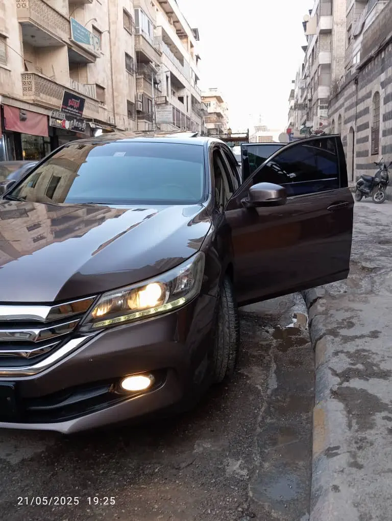 هوندا أكورد 2015 بحالة ممتازة - صورة 6