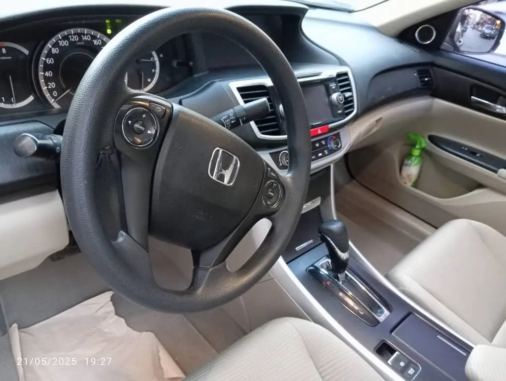 هوندا أكورد 2015 بحالة ممتازة - صورة 7