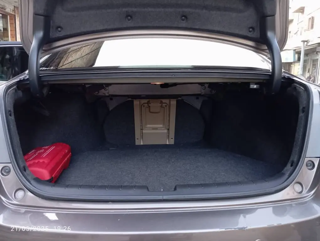 هوندا أكورد 2015 بحالة ممتازة - صورة 9