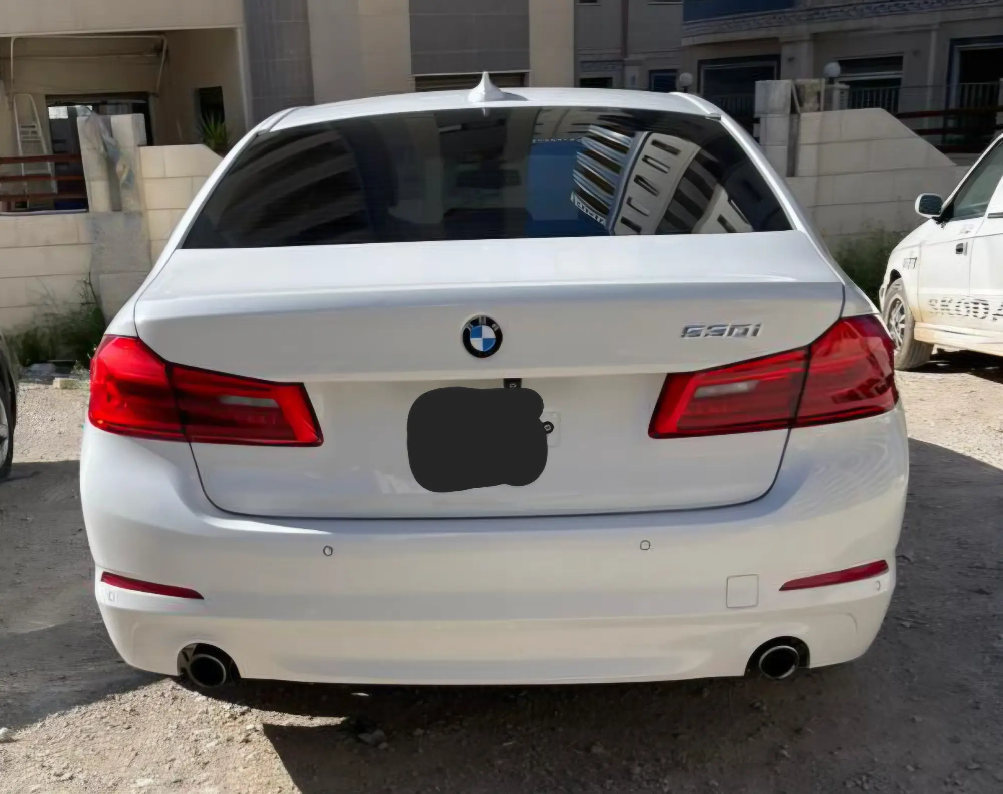 بي إم دبليو 530i موديل 2019 بحالة ممتازة - صورة 4