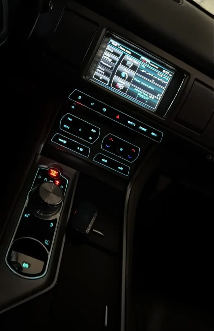 جاكوار XF 2015 بحالة الوكالة - فخامة وأداء - صورة 2