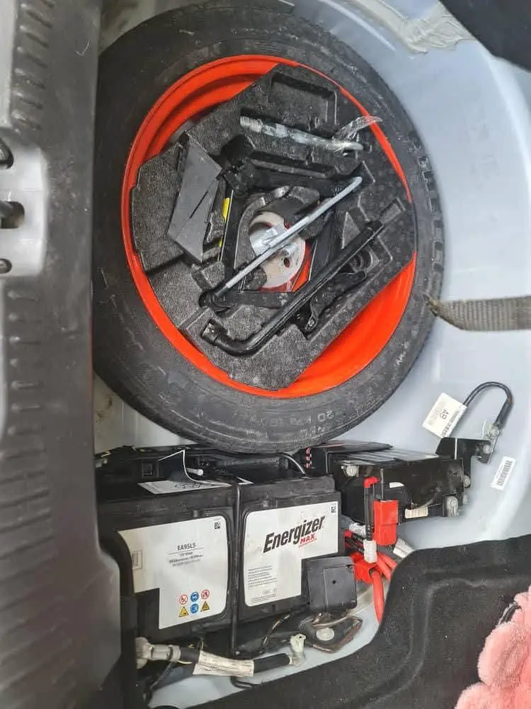 جاكوار XF 2015 بحالة الوكالة - فخامة وأداء - صورة 4