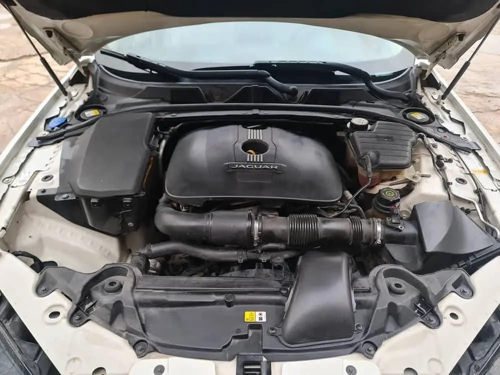 جاكوار XF 2015 بحالة الوكالة - فخامة وأداء - صورة 5