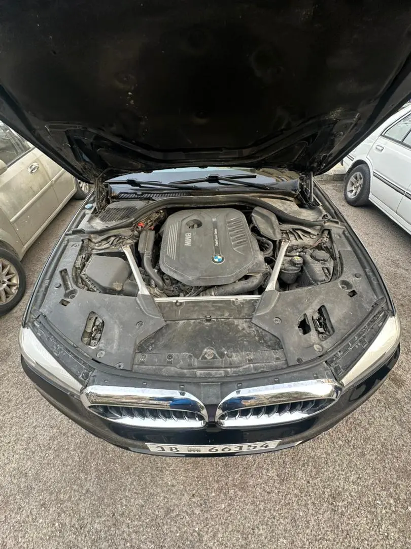 بي إم دبليو 530i موديل 2018 بحالة ممتازة - صورة 8