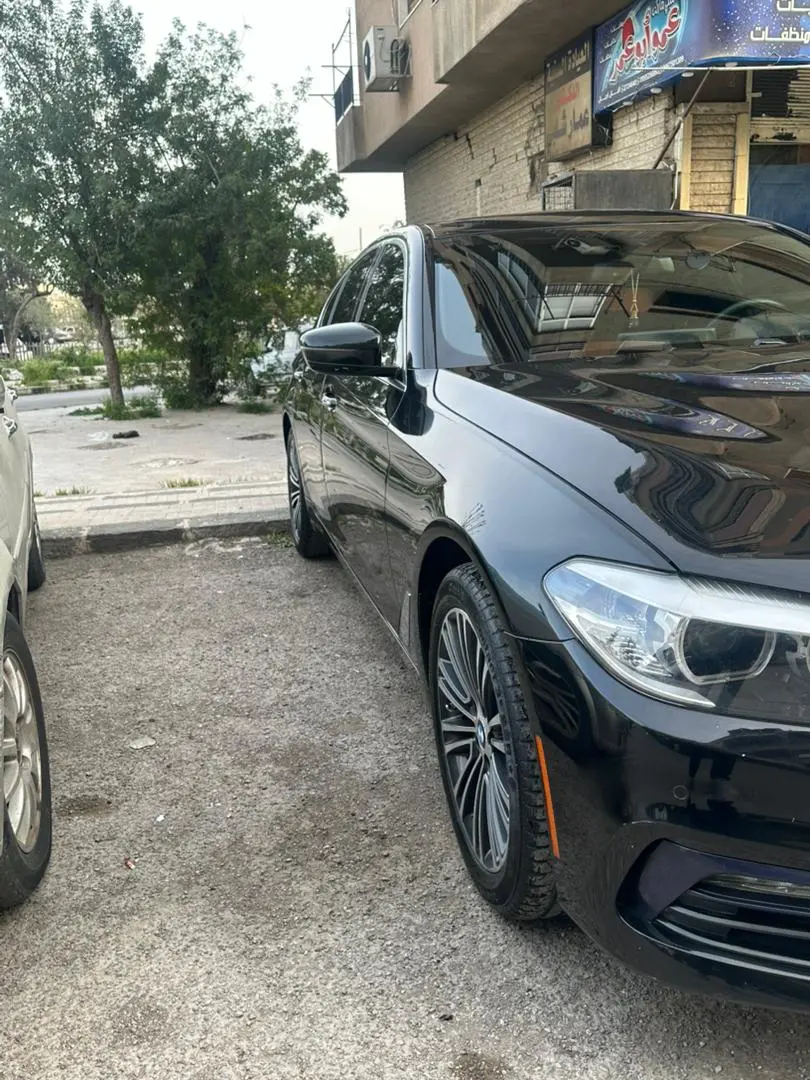 بي إم دبليو 530i موديل 2018 بحالة ممتازة - صورة 10