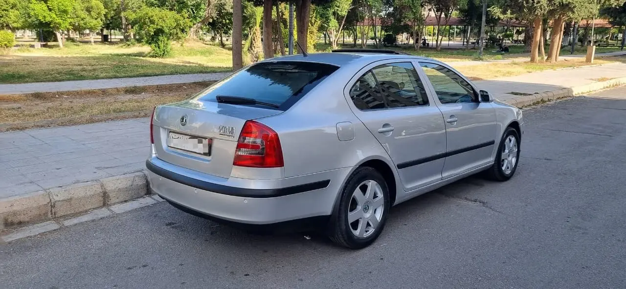 سكودا أوكتافيا 2007 بحالة جيدة - صورة 2