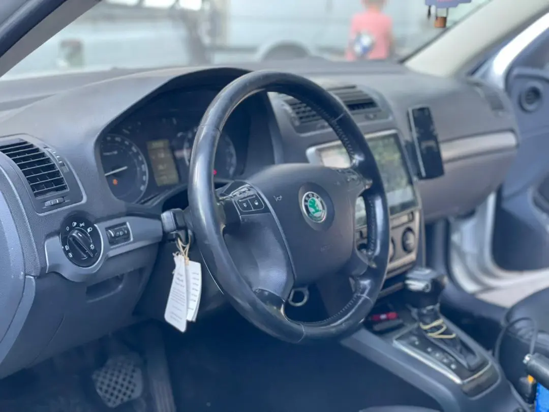 سكودا أوكتافيا 2007 بحالة جيدة - صورة 6