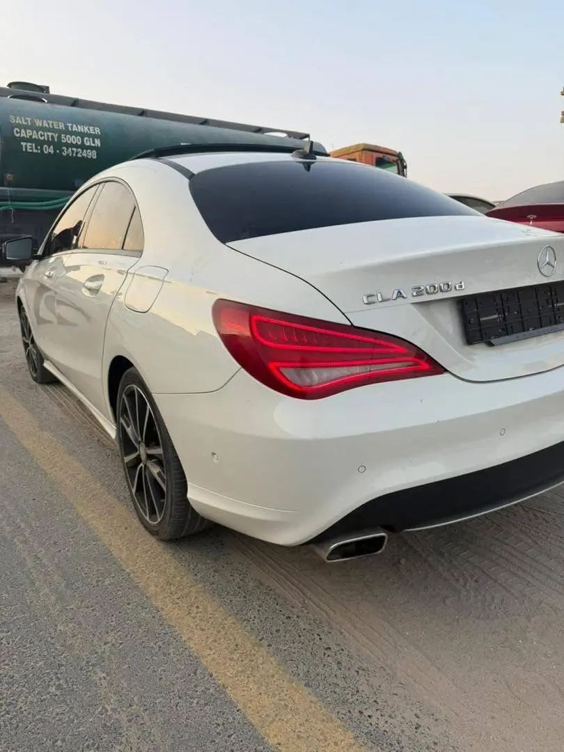 مرسيدس-بنز CLA 250 موديل 2015 بحالة ممتازة - صورة 2