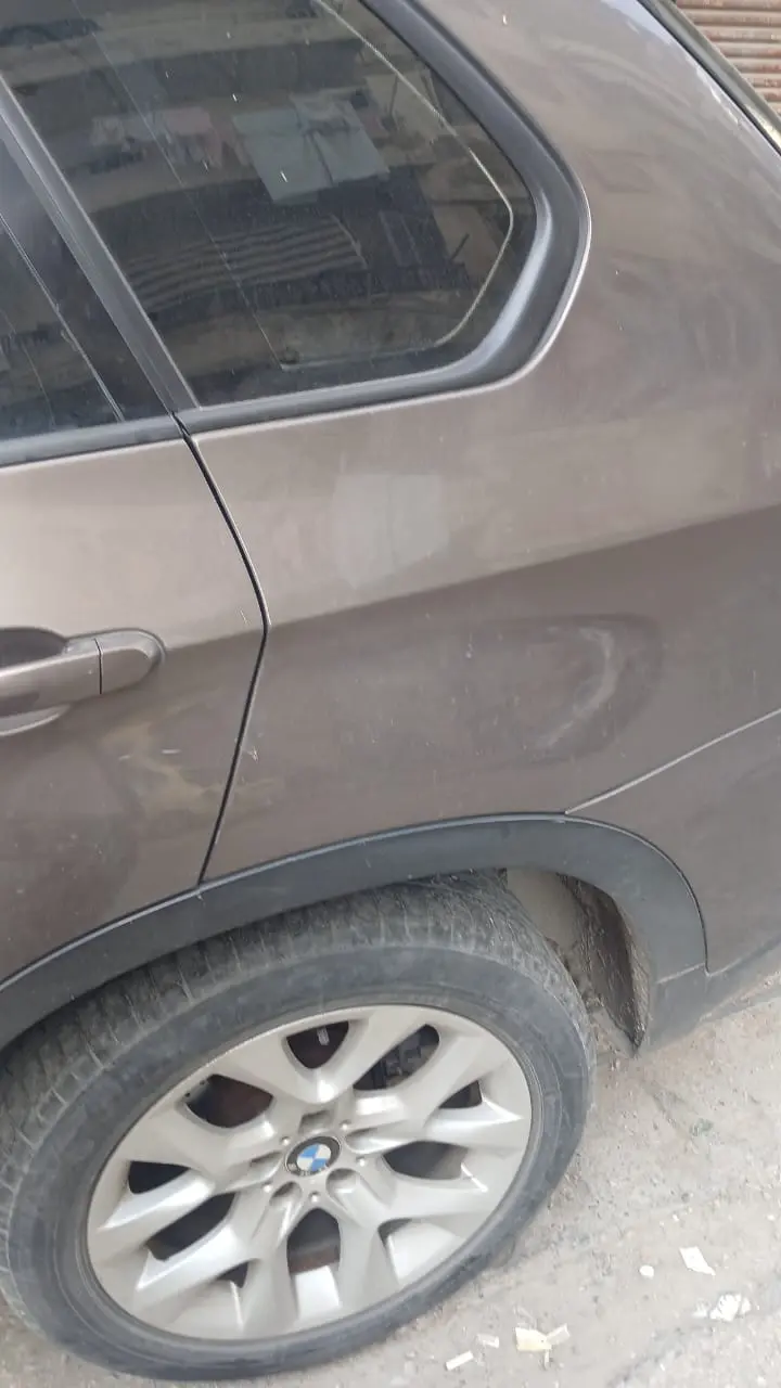 بي ام دبليو X5 موديل 2013 بحالة ممتازة - صورة 10