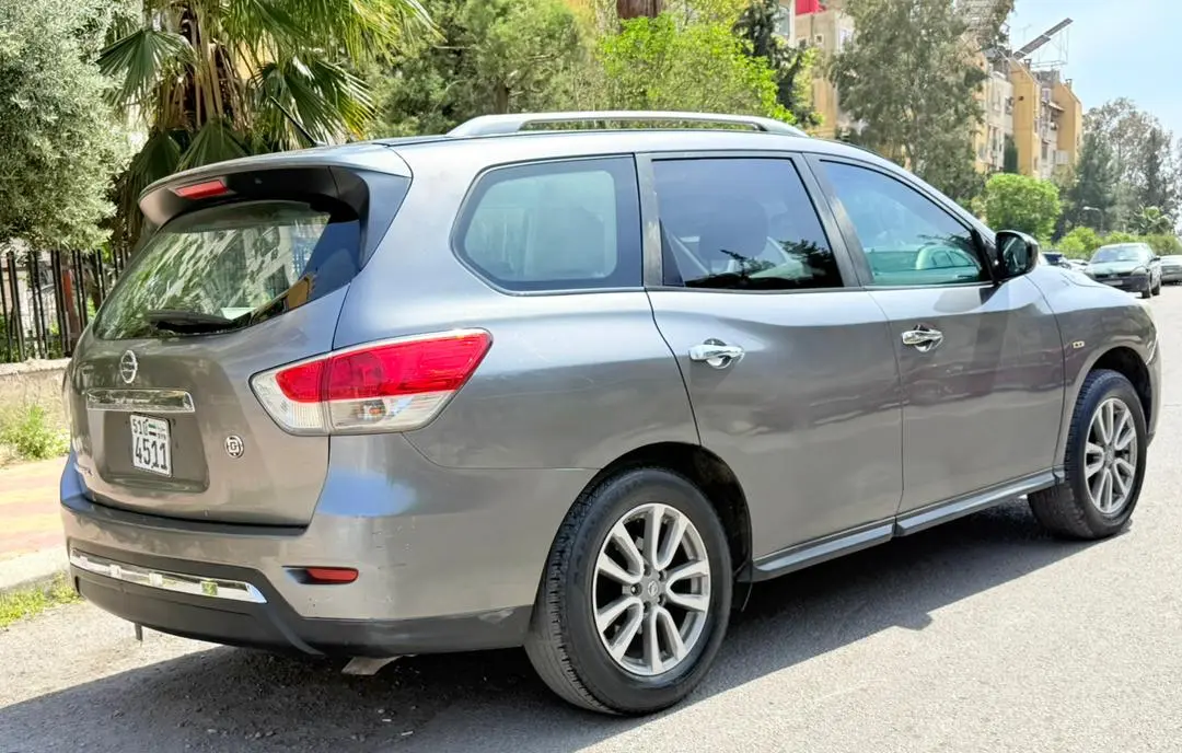 نيسان باثفايندر 2015 - حالة ممتازة ومثالية للعائلات - صورة 2