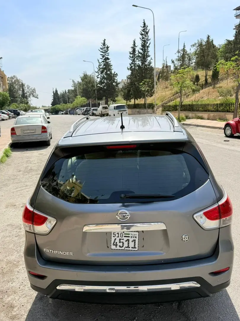 نيسان باثفايندر 2015 - حالة ممتازة ومثالية للعائلات - صورة 4