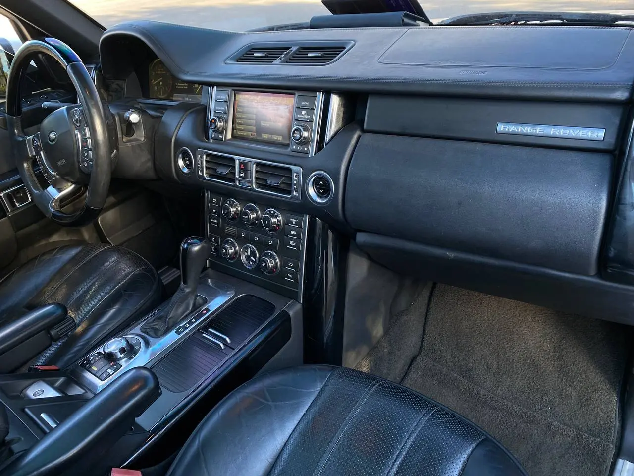 لاند روفر رنج روفر 2013 بحالة ممتازة وفخامة لا تضاهى - صورة 7