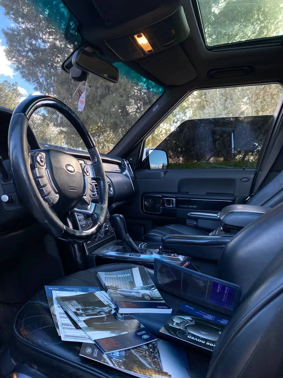 لاند روفر رنج روفر 2013 بحالة ممتازة وفخامة لا تضاهى - صورة 9