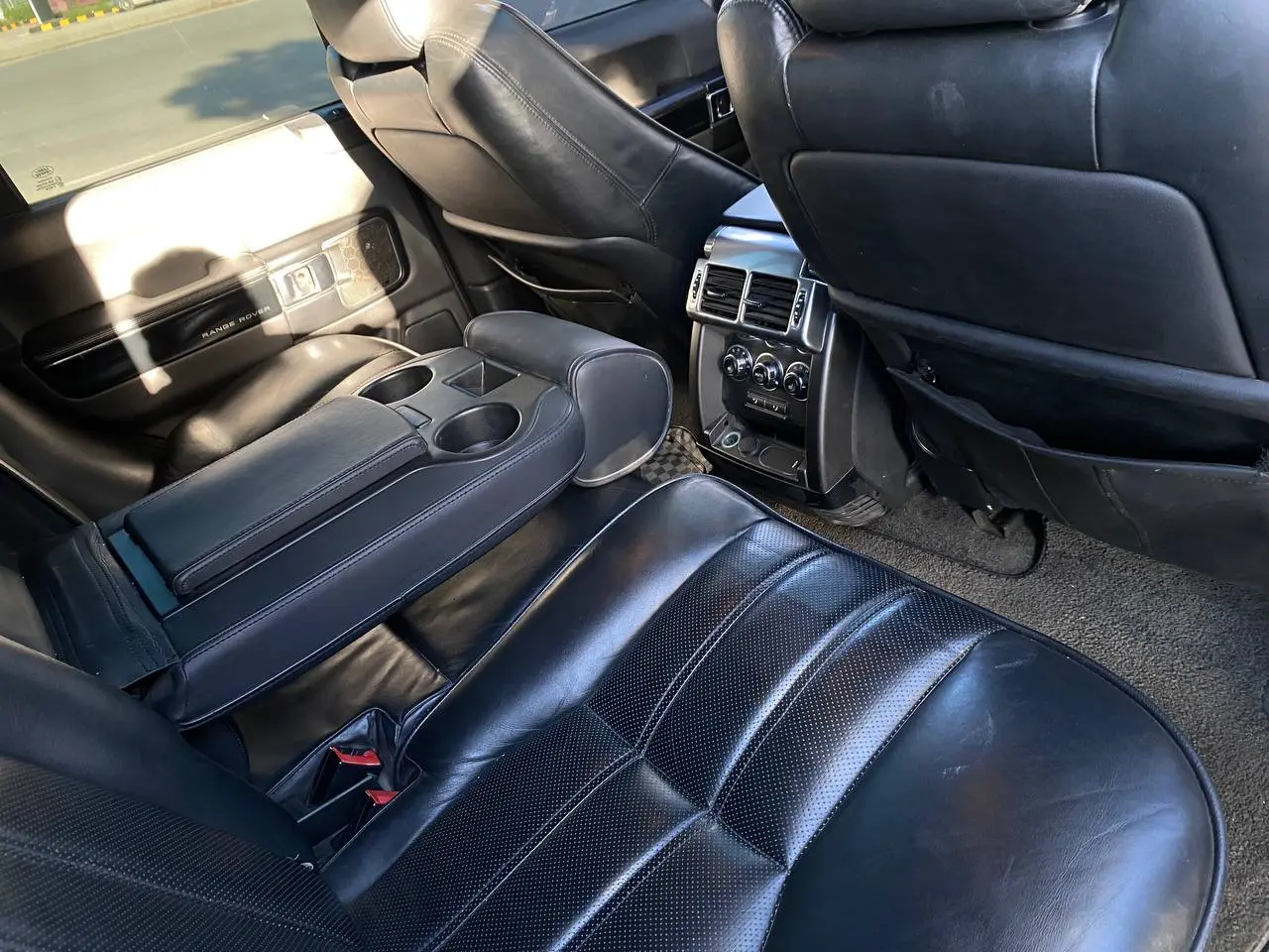لاند روفر رنج روفر 2013 بحالة ممتازة وفخامة لا تضاهى - صورة 11