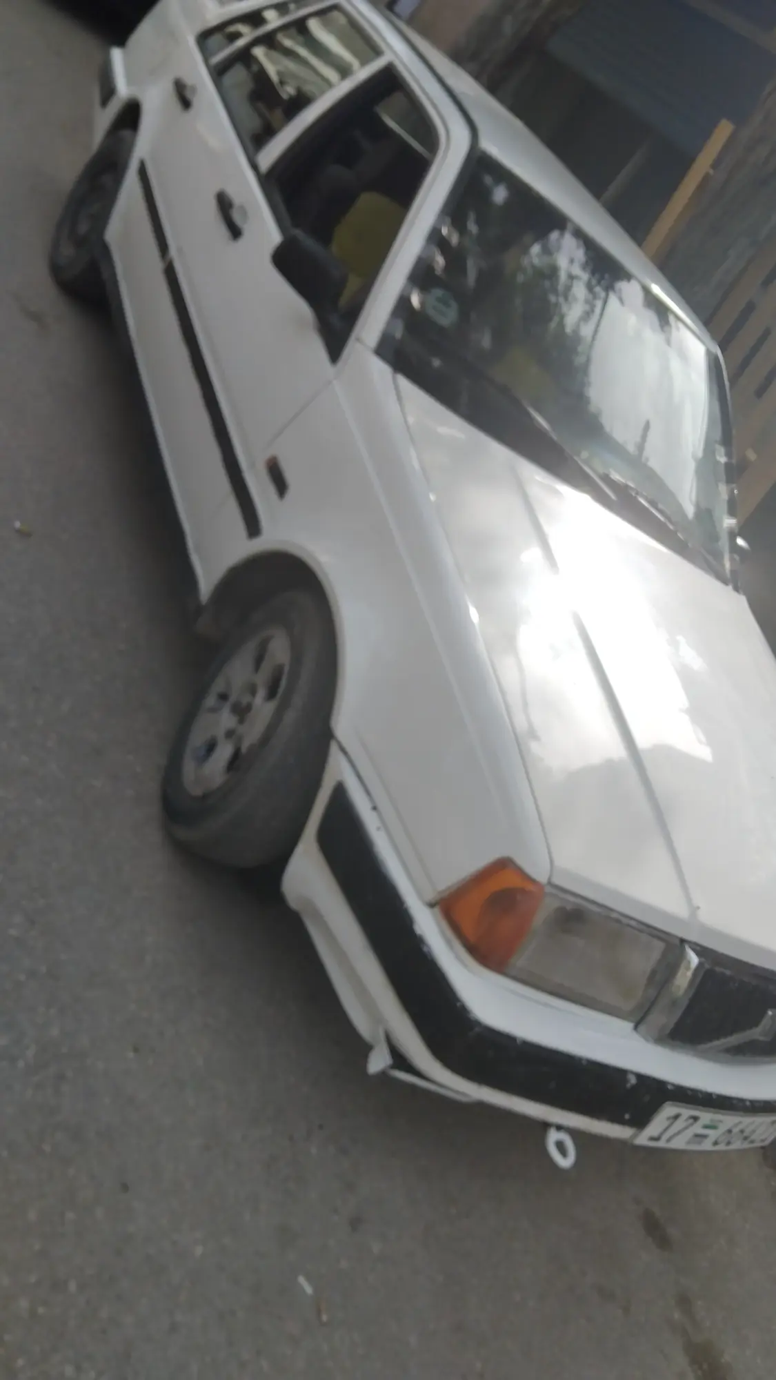 فولفو 240 موديل 1993 - سيارة كلاسيكية قوية واعتمادية - صورة 2