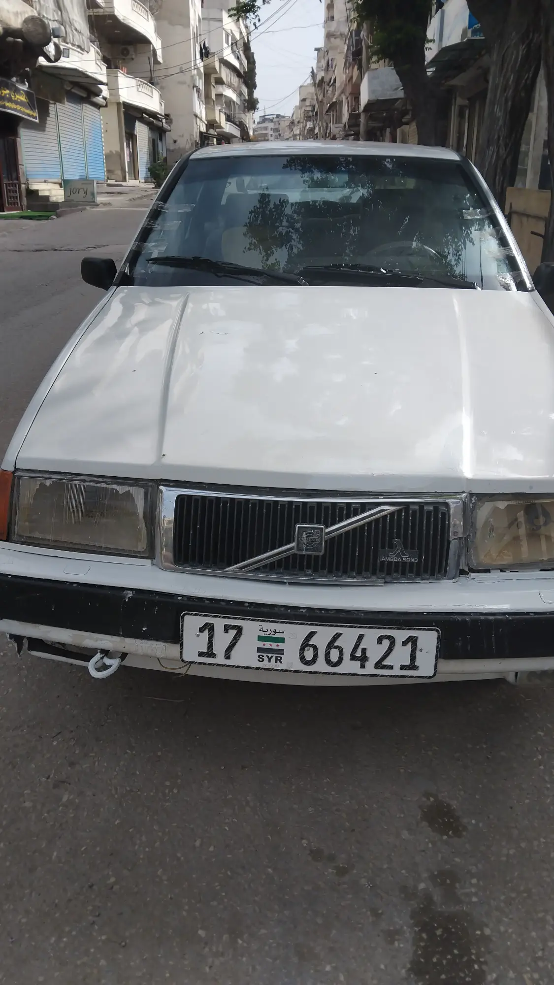 فولفو 240 موديل 1993 - سيارة كلاسيكية قوية واعتمادية - صورة 3