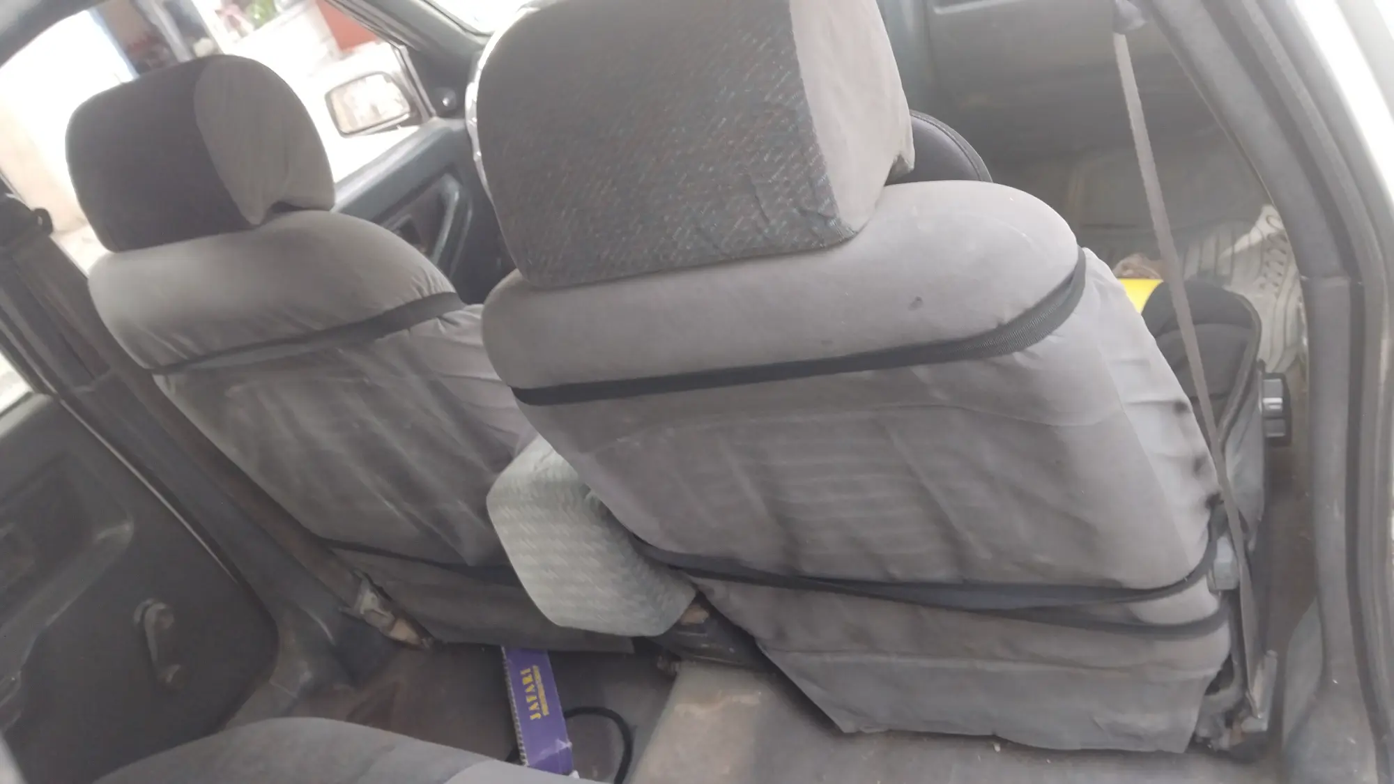 فولفو 240 موديل 1993 - سيارة كلاسيكية قوية واعتمادية - صورة 6