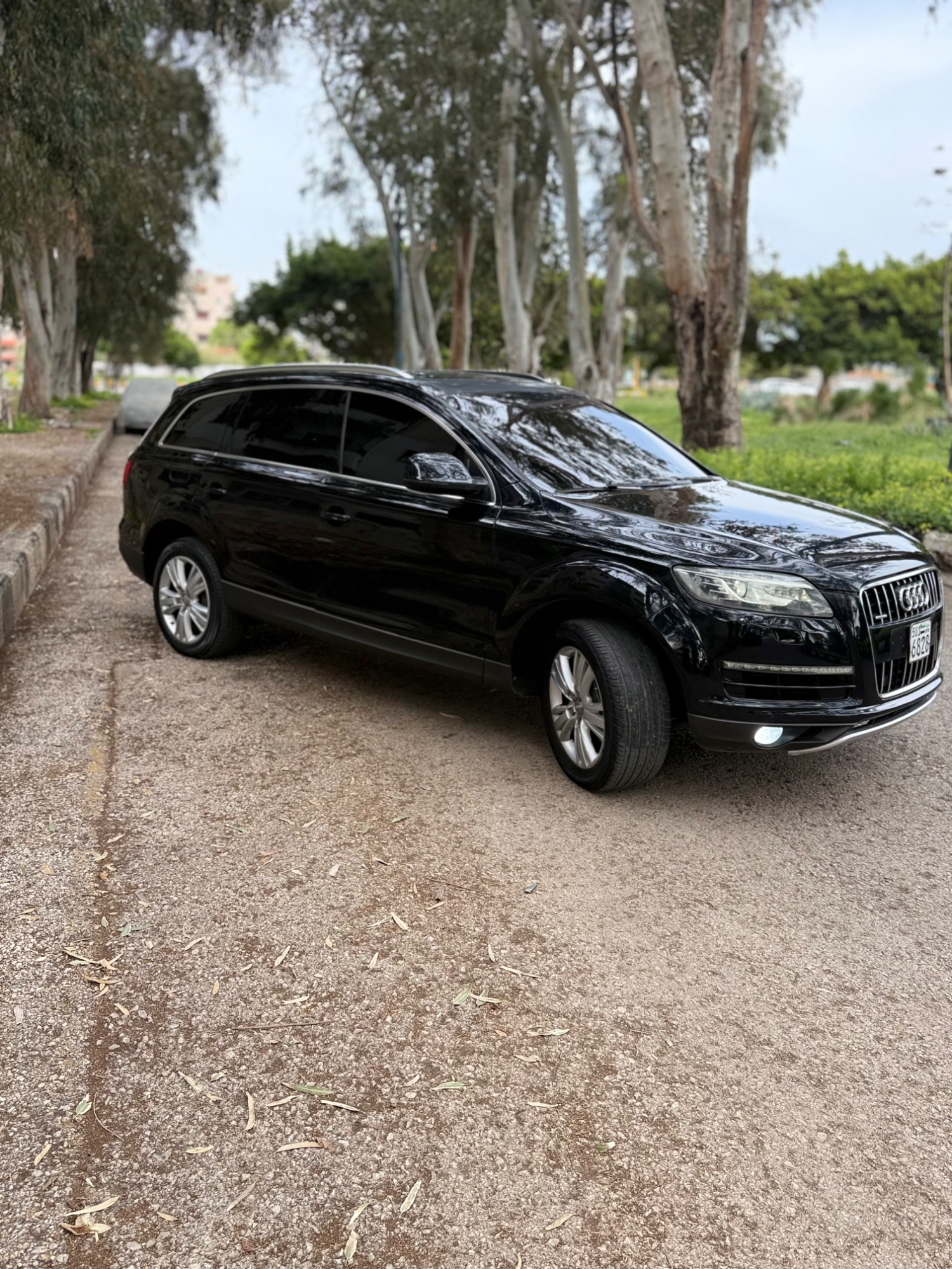 أودي Q7 موديل 2010 بحالة ممتازة - صورة 2