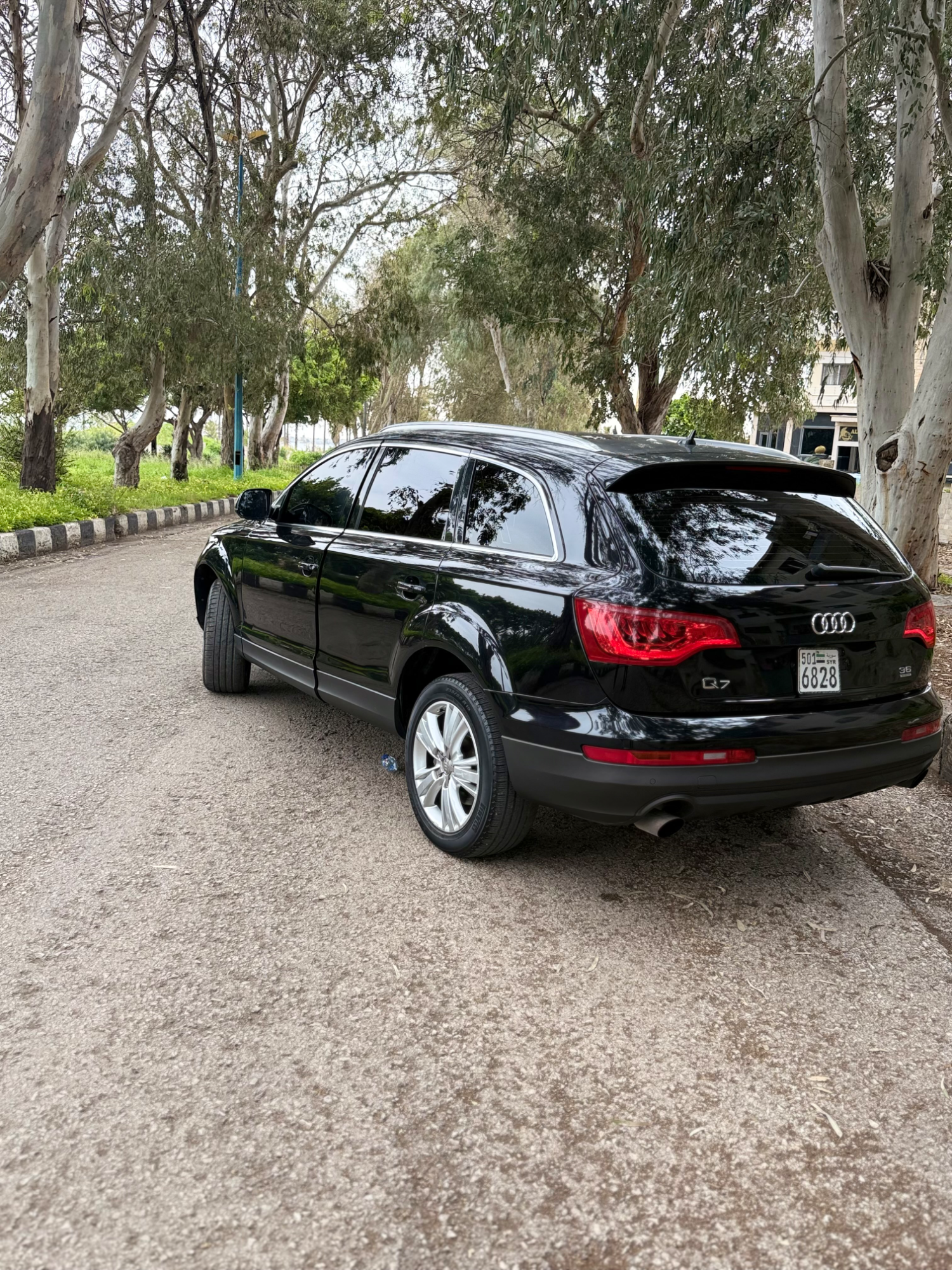 أودي Q7 موديل 2010 بحالة ممتازة - صورة 5