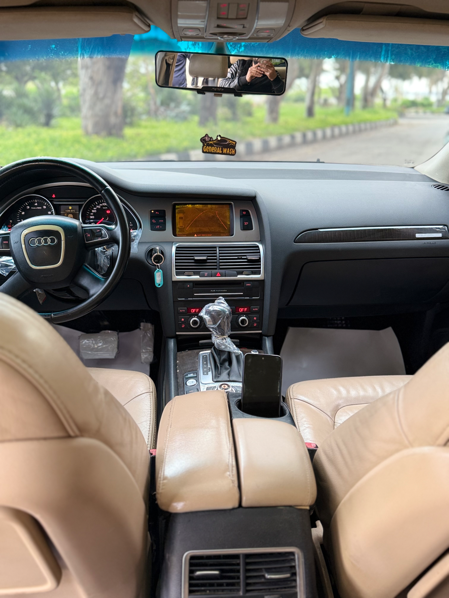 أودي Q7 موديل 2010 بحالة ممتازة - صورة 8