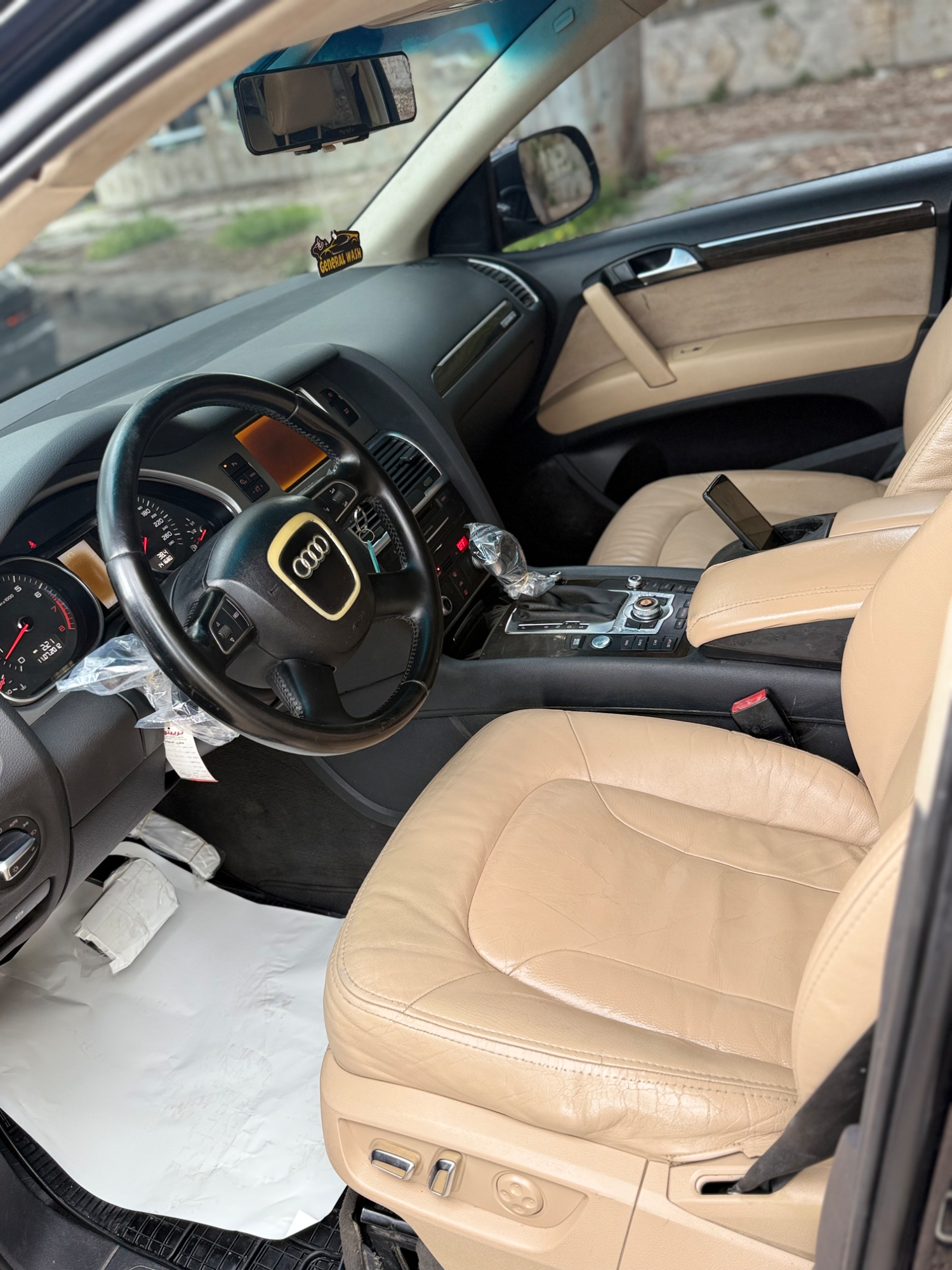 أودي Q7 موديل 2010 بحالة ممتازة - صورة 9