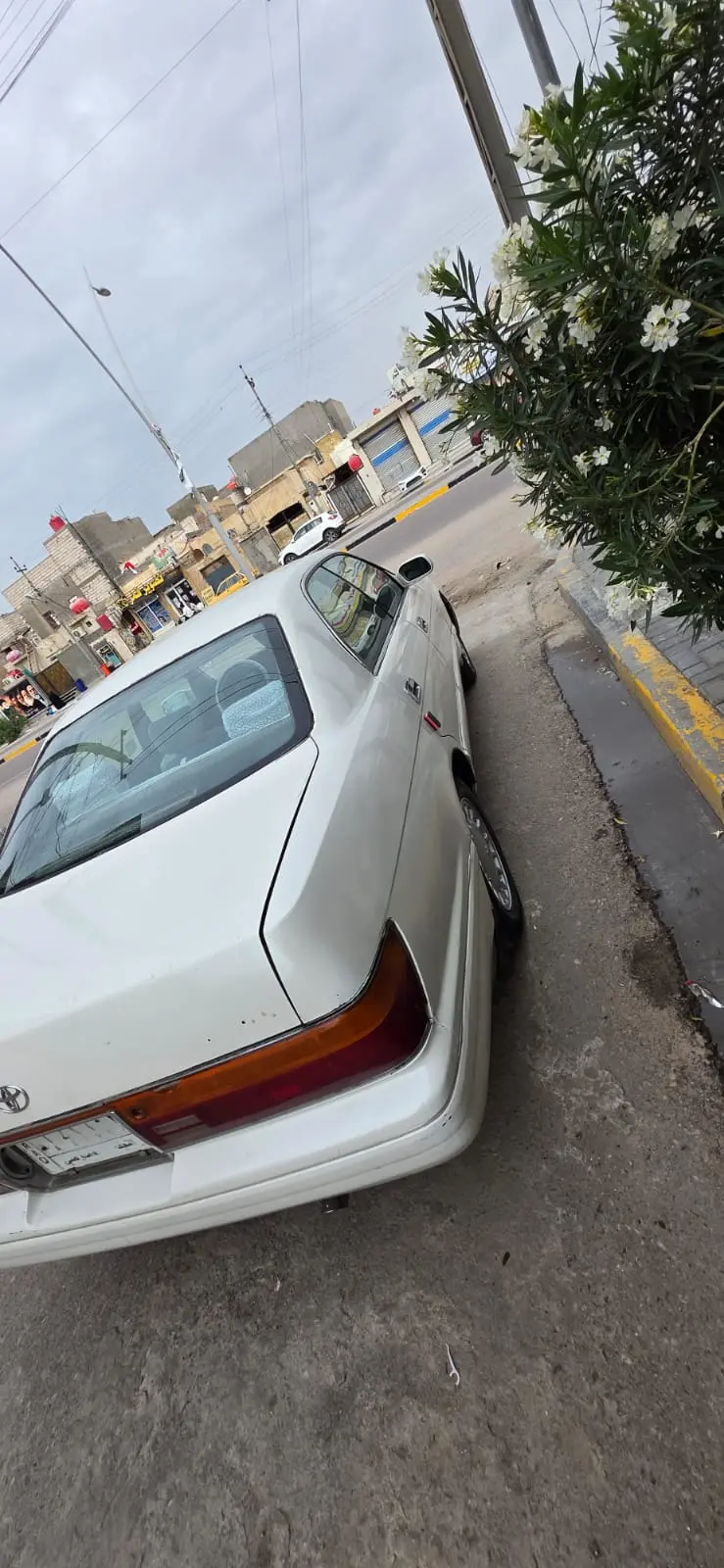 تويوتا كراون 1995 بحالة كلاسيكية - صورة 3