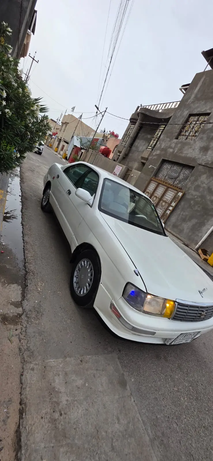 تويوتا كراون 1995 بحالة كلاسيكية - صورة 5