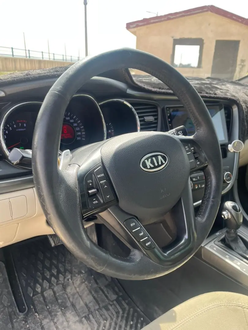 كيا أوبتيما 2012 بحالة ممتازة وبانوراما - صورة 6