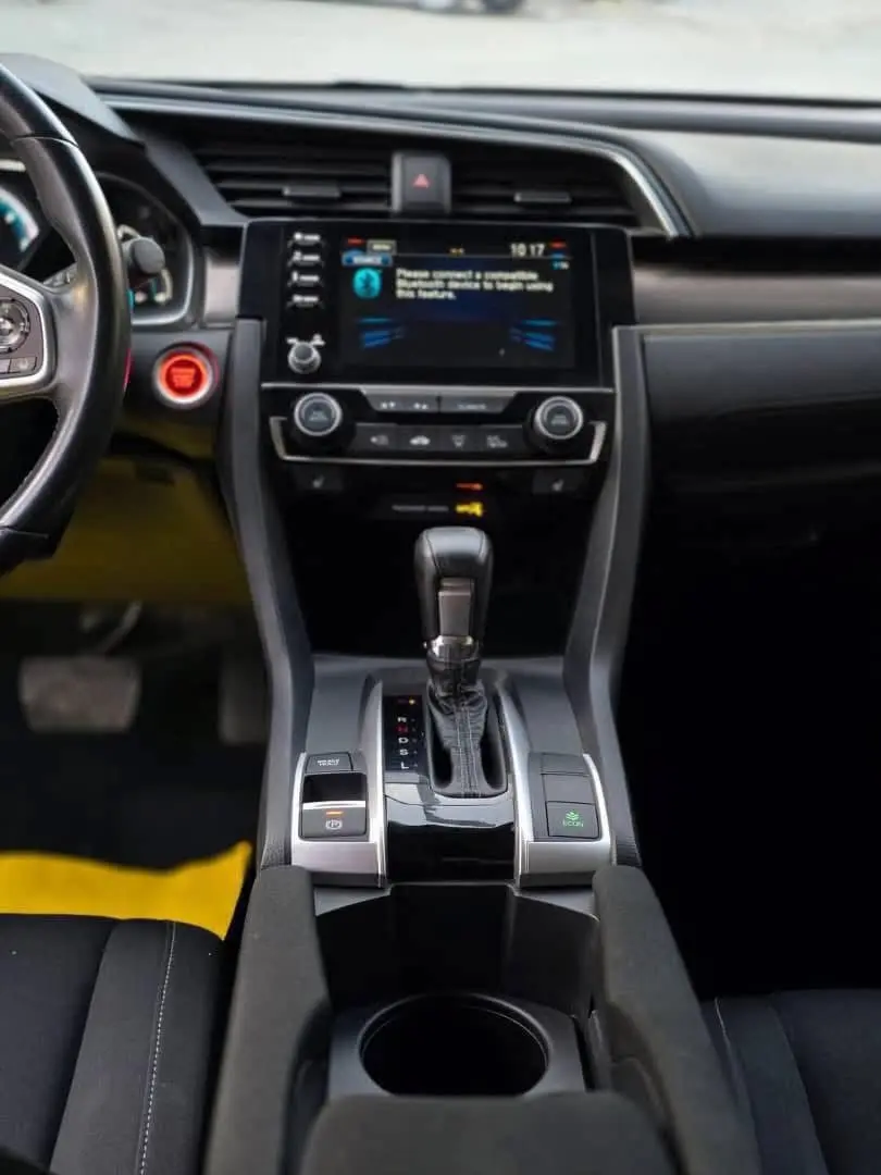 هيونداي سنتا في موديل 2020 بحالة ممتازة - صورة 7