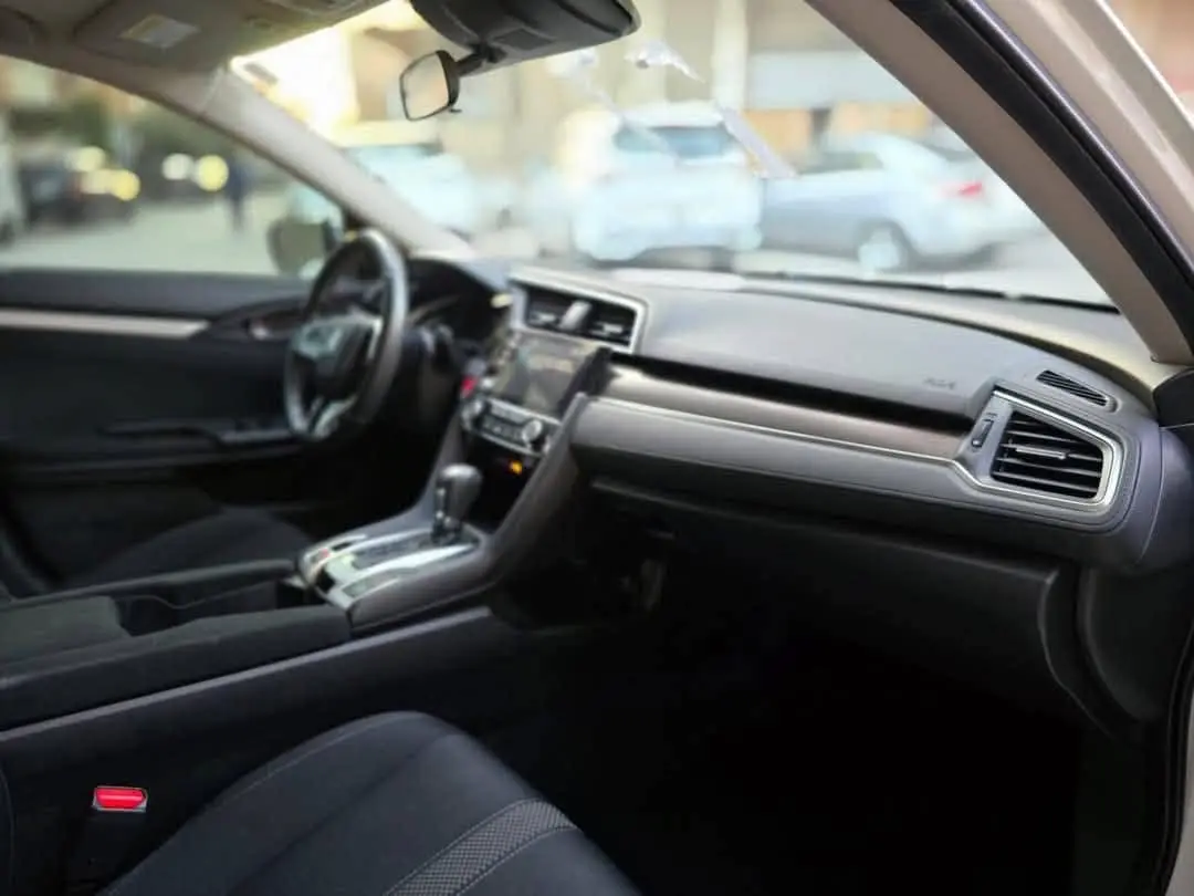 هيونداي سنتا في موديل 2020 بحالة ممتازة - صورة 9