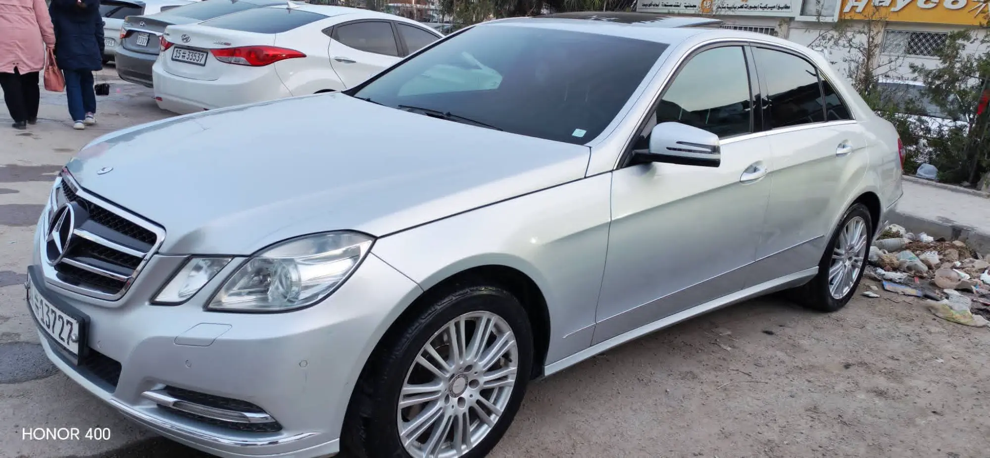 مرسيدس-بنز E-Class 2011 بحالة ممتازة - صورة 2