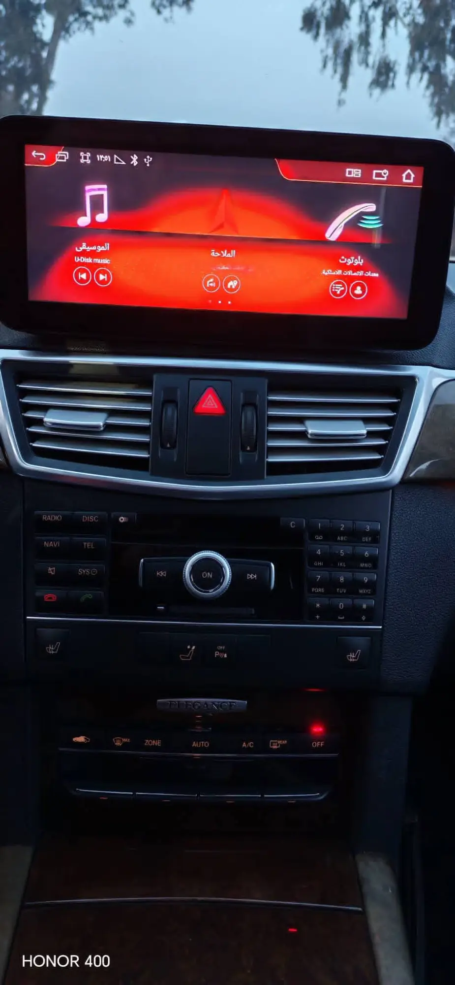 مرسيدس-بنز E-Class 2011 بحالة ممتازة - صورة 6