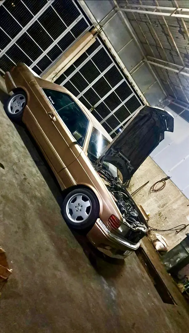 مرسيدس تمساحة موديل 1986 - أيقونة الفخامة الكلاسيكية - صورة 2