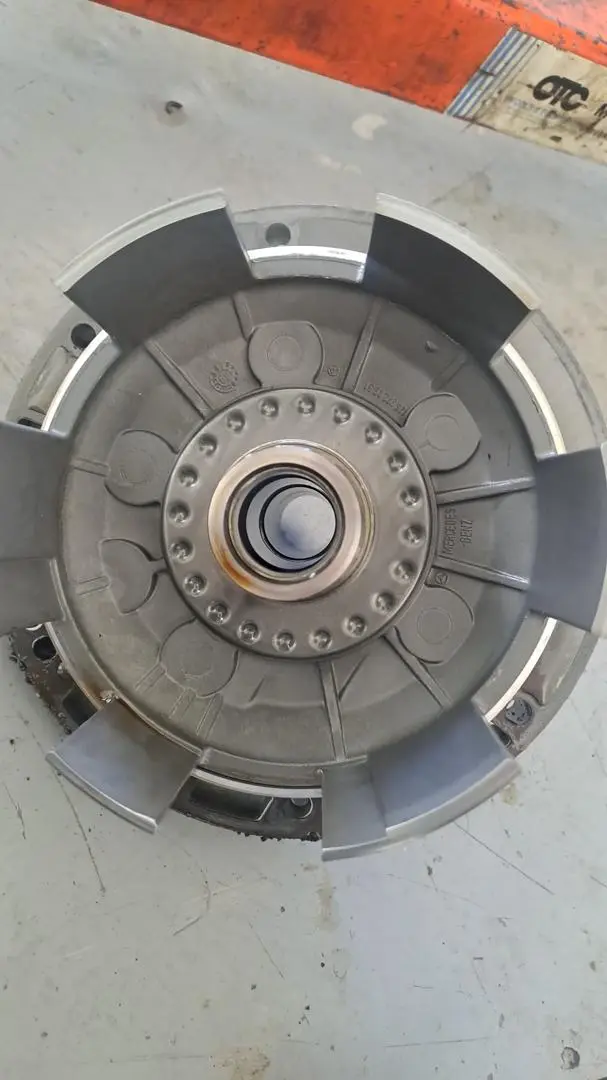 مرسيدس تمساحة موديل 1986 - أيقونة الفخامة الكلاسيكية - صورة 9