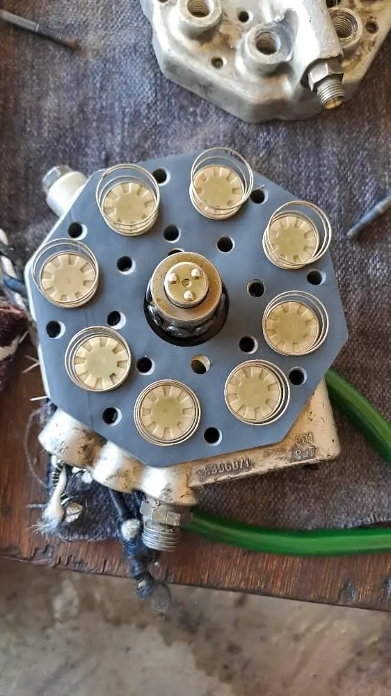 مرسيدس تمساحة موديل 1986 - أيقونة الفخامة الكلاسيكية - صورة 25