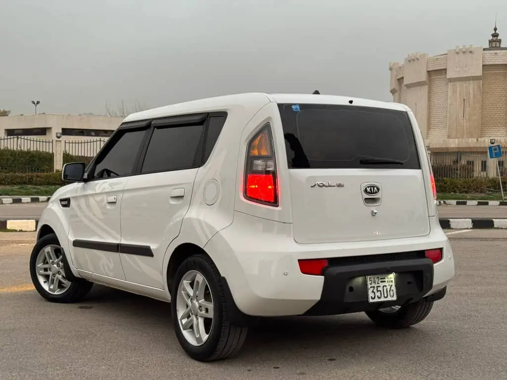 للبيع كيا سول 2010 بحالة ممتازة ومميزة - صورة 2