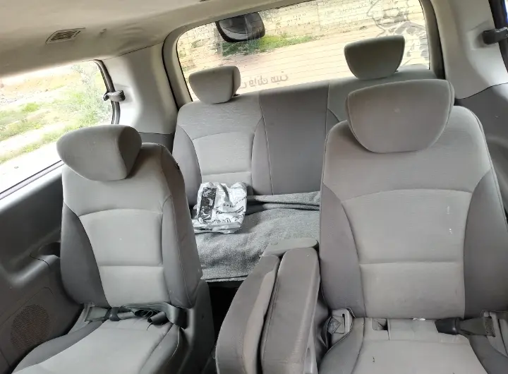 للبيع فان هيونداي إتش ون H-1 موديل 2008 فان عائلية واسعة - صورة 3