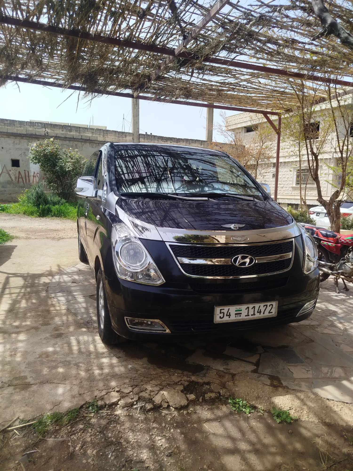 هيونداي H-1 2011 فان عائلية بحالة ممتازة - صورة 5