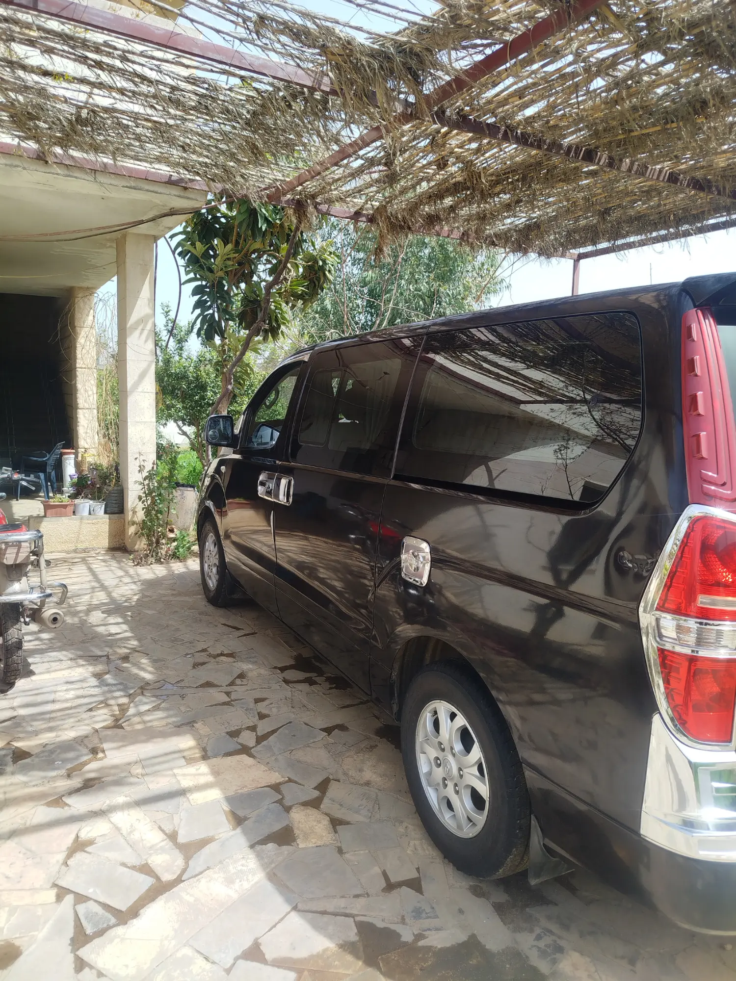 هيونداي H-1 2011 فان عائلية بحالة ممتازة - صورة 6