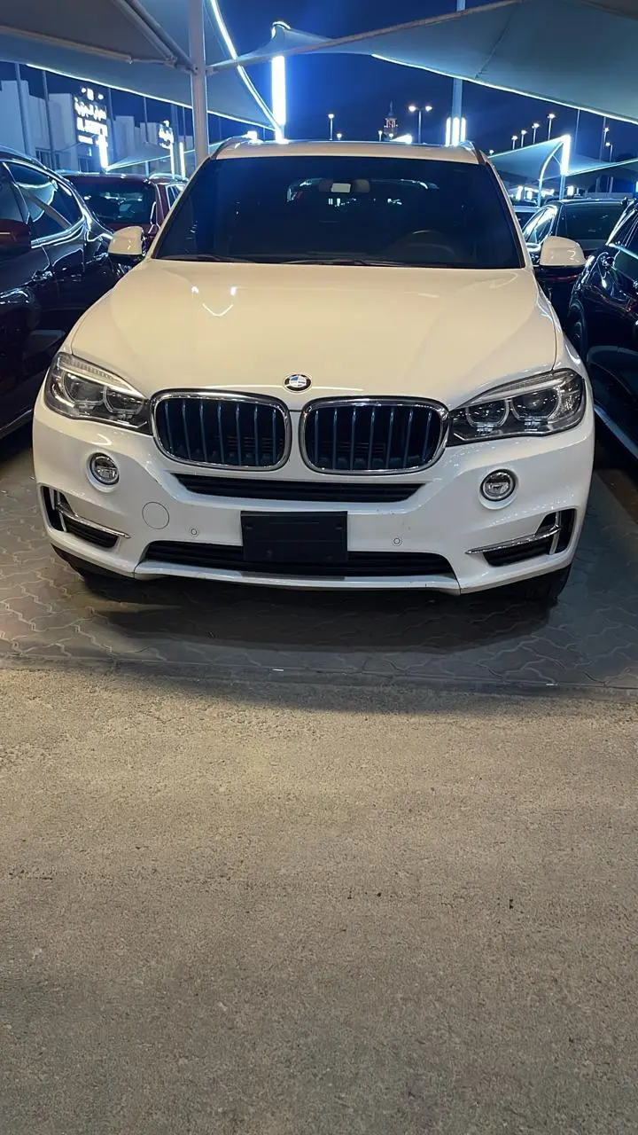 بي إم دبليو X5 موديل 2018 بحالة ممتازة - صورة 2