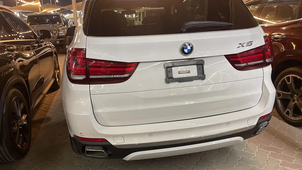 بي إم دبليو X5 موديل 2018 بحالة ممتازة - صورة 4