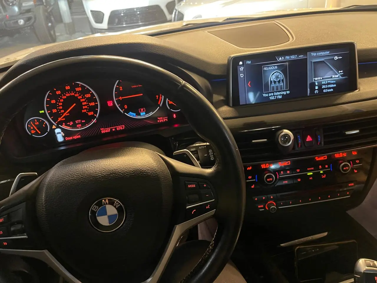 بي إم دبليو X5 موديل 2018 بحالة ممتازة - صورة 7