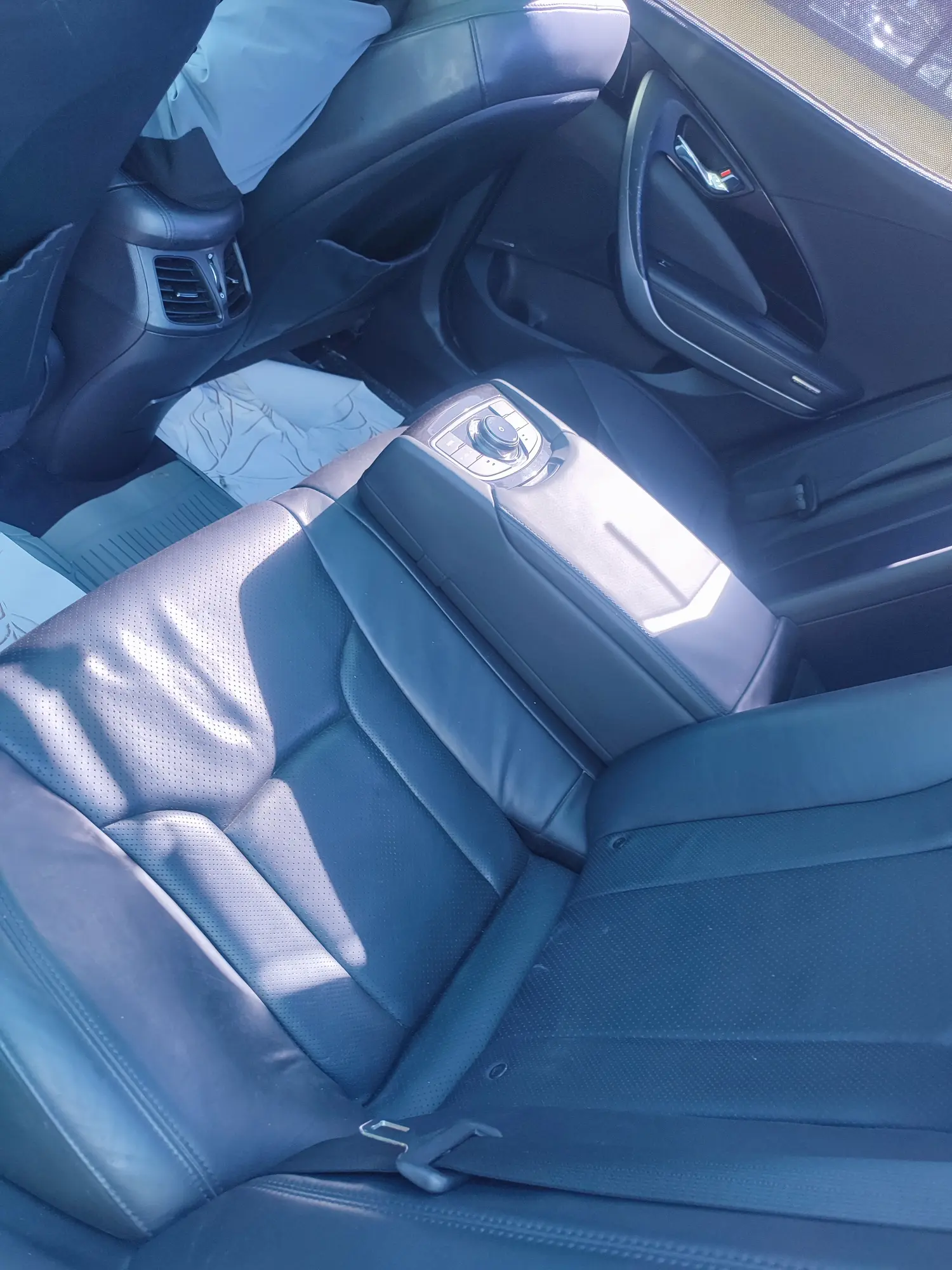 هيونداي أزيرا 2012 بحالة ممتازة - صورة 6