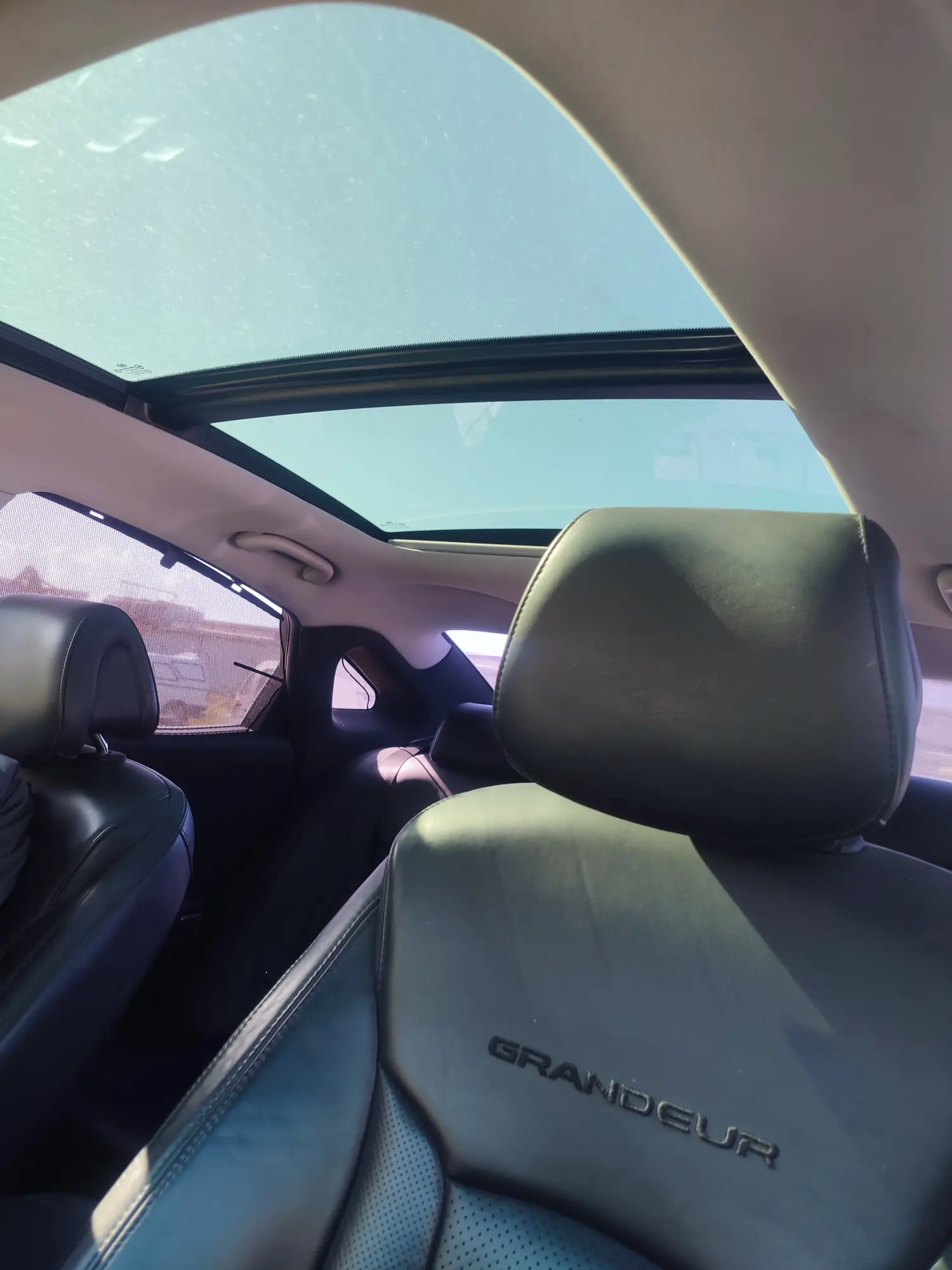 هيونداي أزيرا 2012 بحالة ممتازة - صورة 7