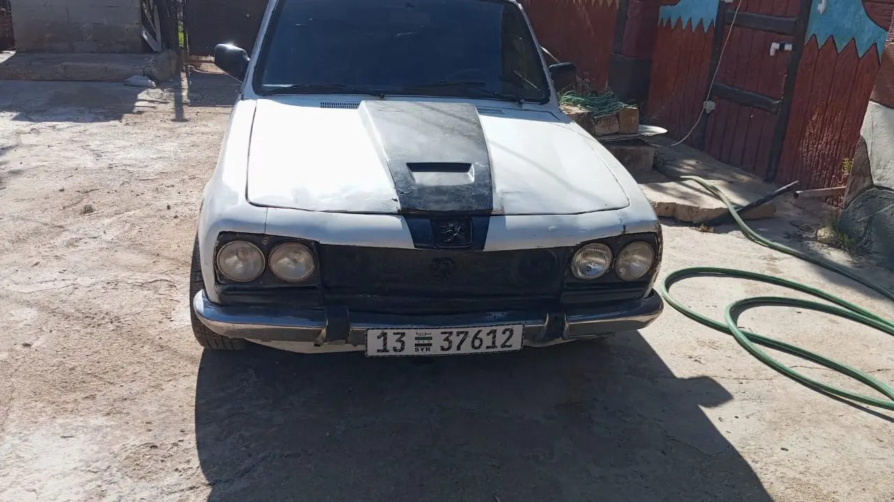 بيجو 504 موديل 1974 - سيارة كلاسيكية مميزة - صورة 7