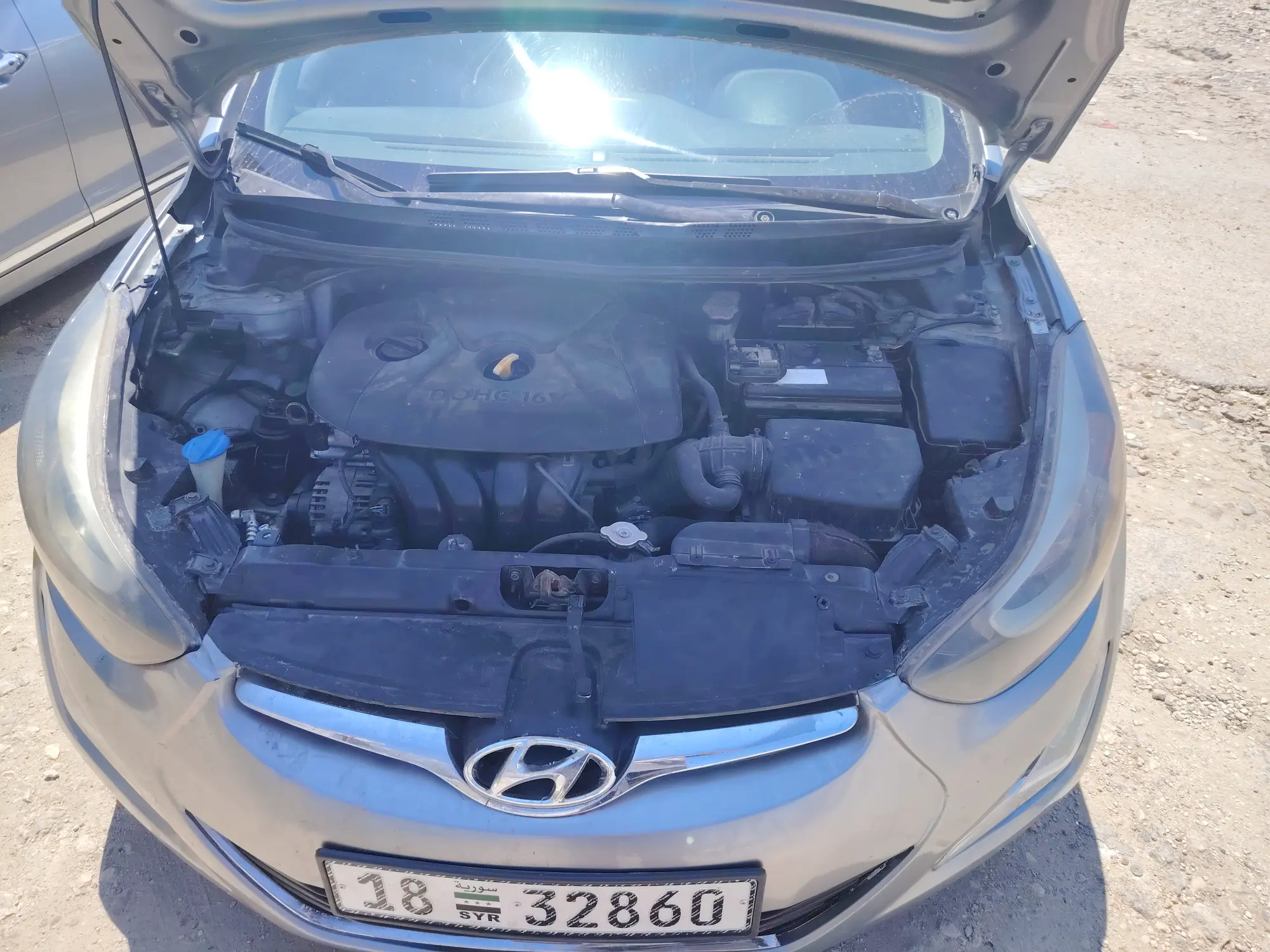 هيونداي إلنترا 2016 بحالة ممتازة - صورة 2
